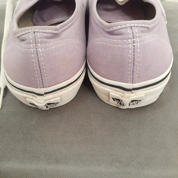 Vans - Picture 3 of 8